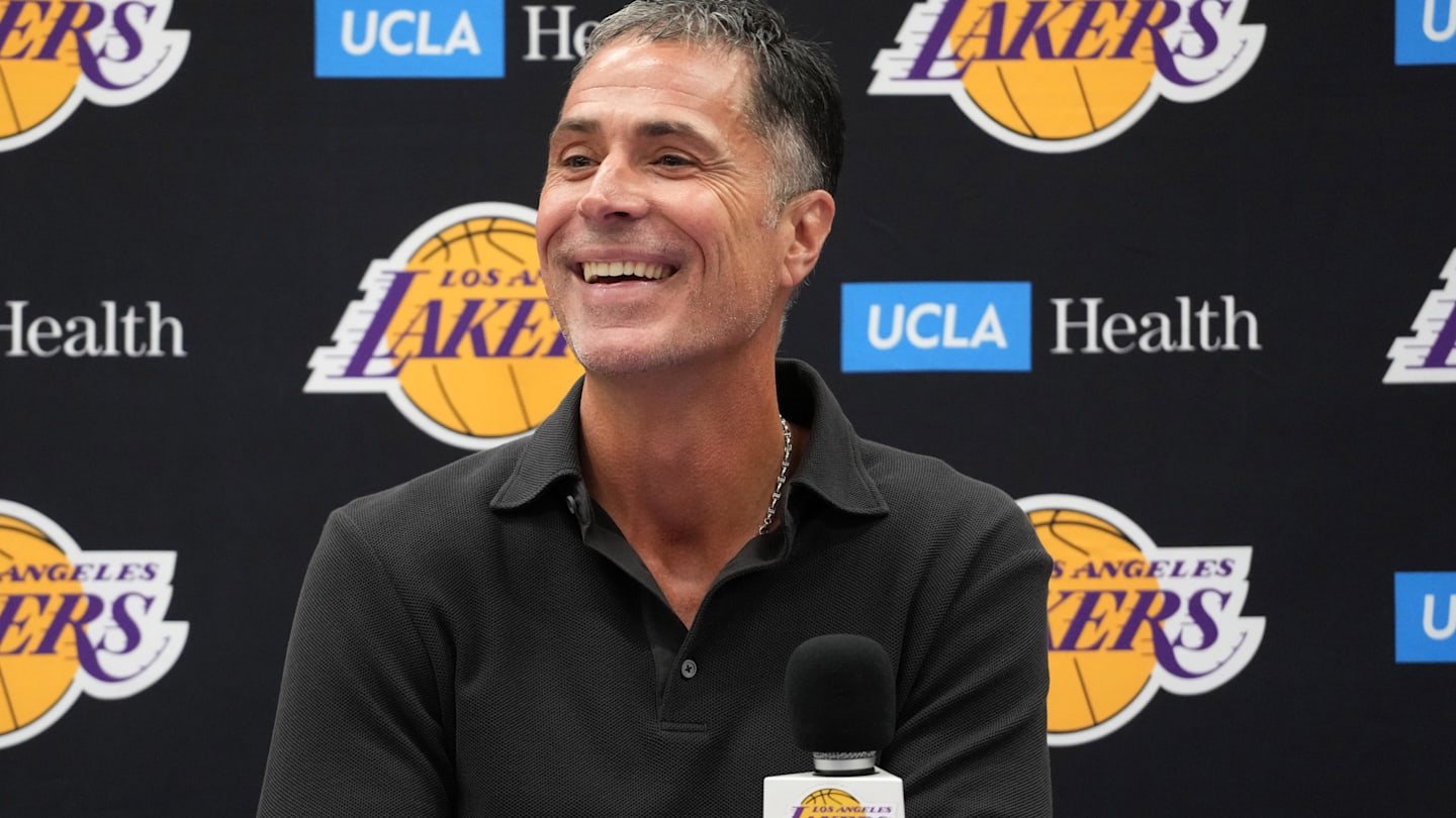 „Lakers“ tyliai atlieka sąrašų judesius po 2025 m. NBA juodraštyje