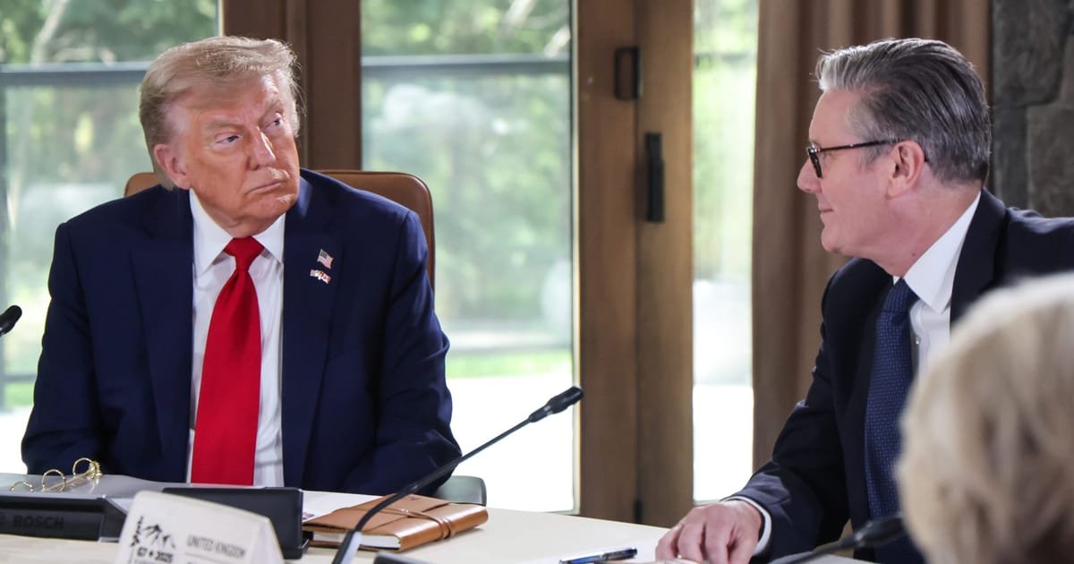 Trumpo Irano bombardavimas nagrinėja britų poveikio ribą – „Politico“