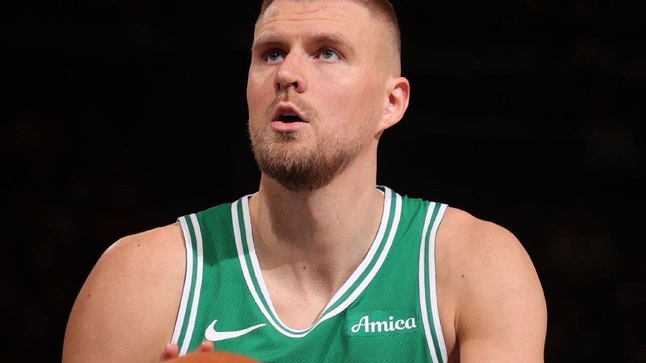 Šaltiniai: „Celtics“ siųsti „Porzing“ į „Hawks“ 3 komandų sandoryje