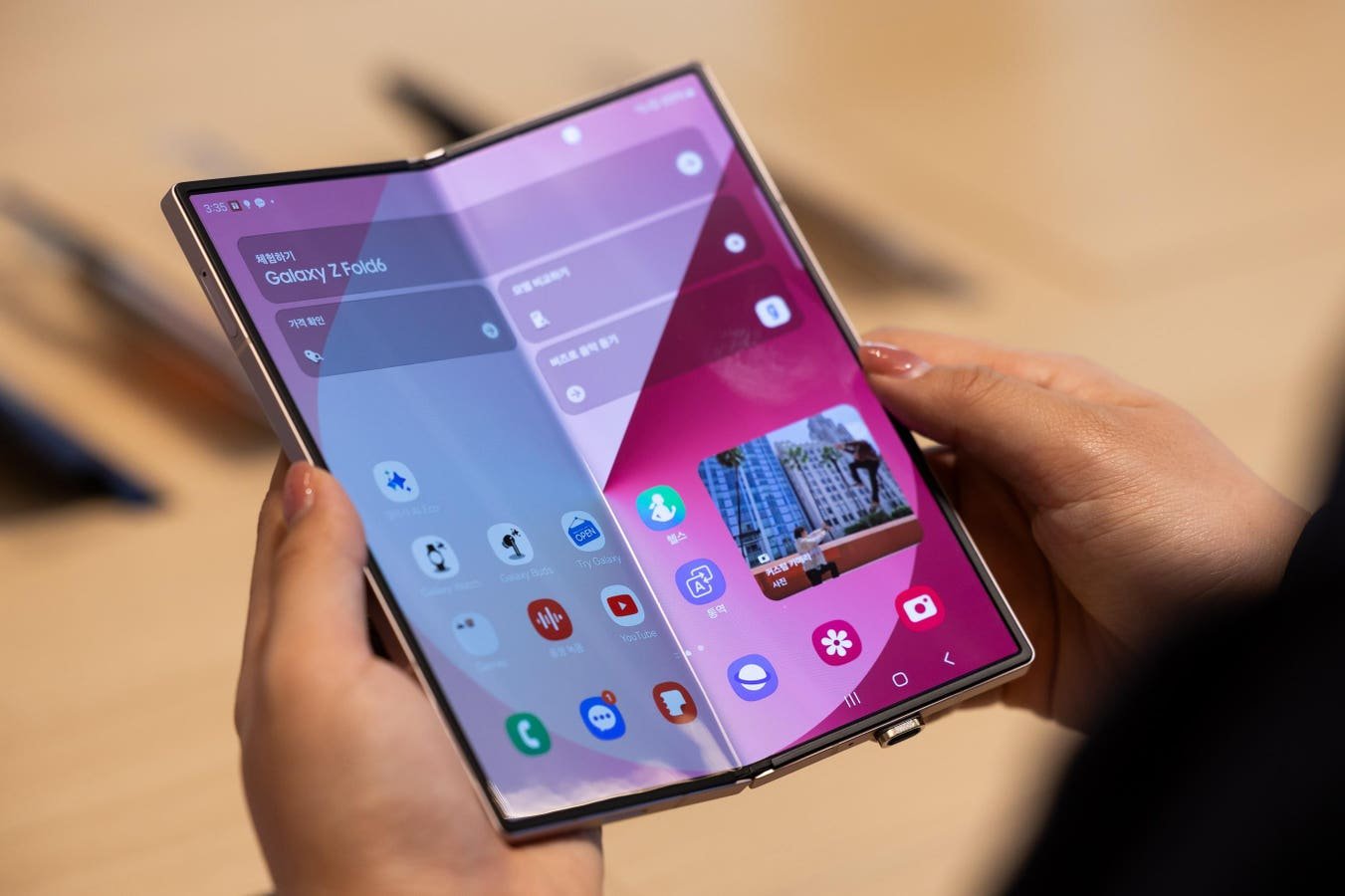 „Samsung“ „Galaxy Z Lold 7“ plonas „Plonas“ prieš paleidžiant