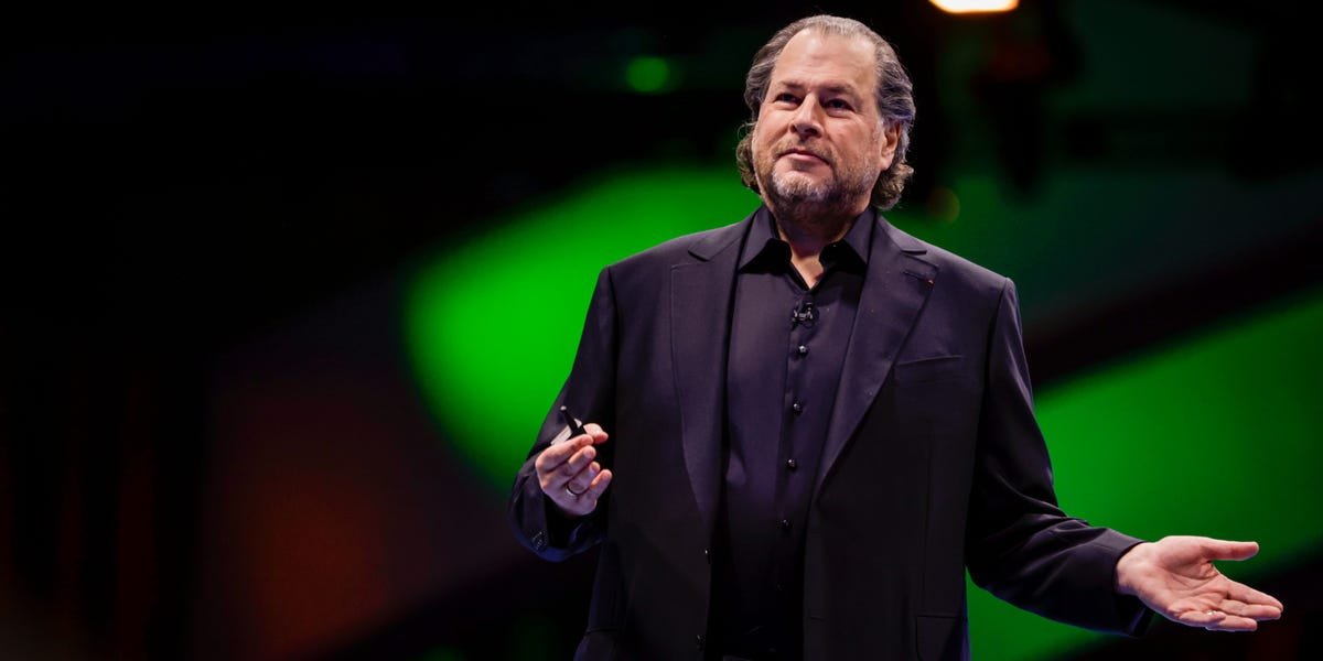 „Salesforce“ generalinis direktorius „Markas Bene“ teigė, kad kai kurie AI nuveiktų darbai iki 50%