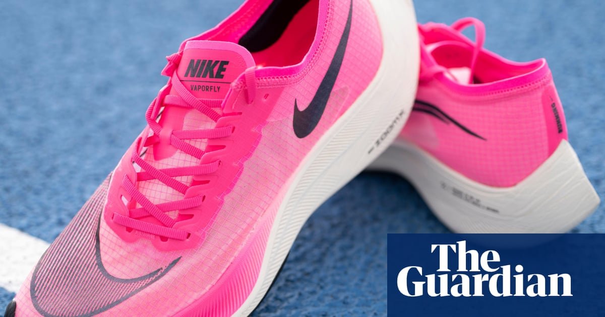 „Nike“ tikisi Trumpo tarifų 1 mlrd. USD už tai „Nike“