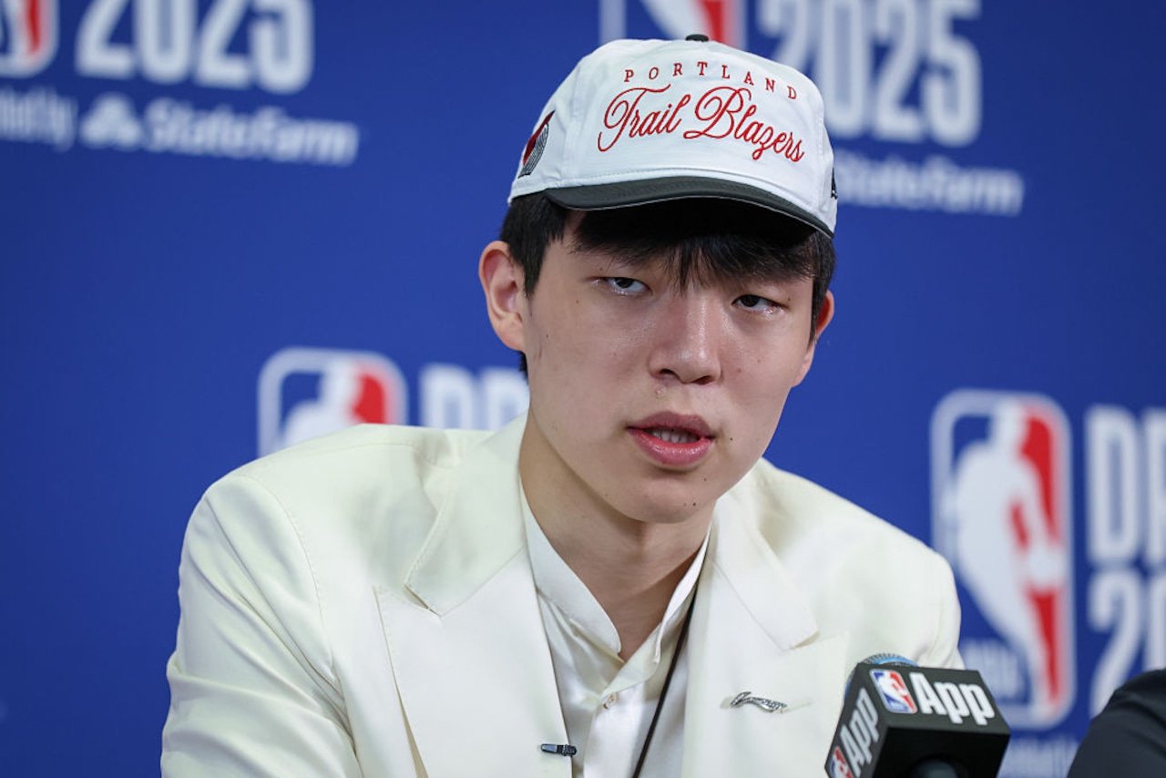 „Trail Blazers“ pasirinkimas pasirinko Yang Hanseną, kad jis buvo išrinktas Nr. 16