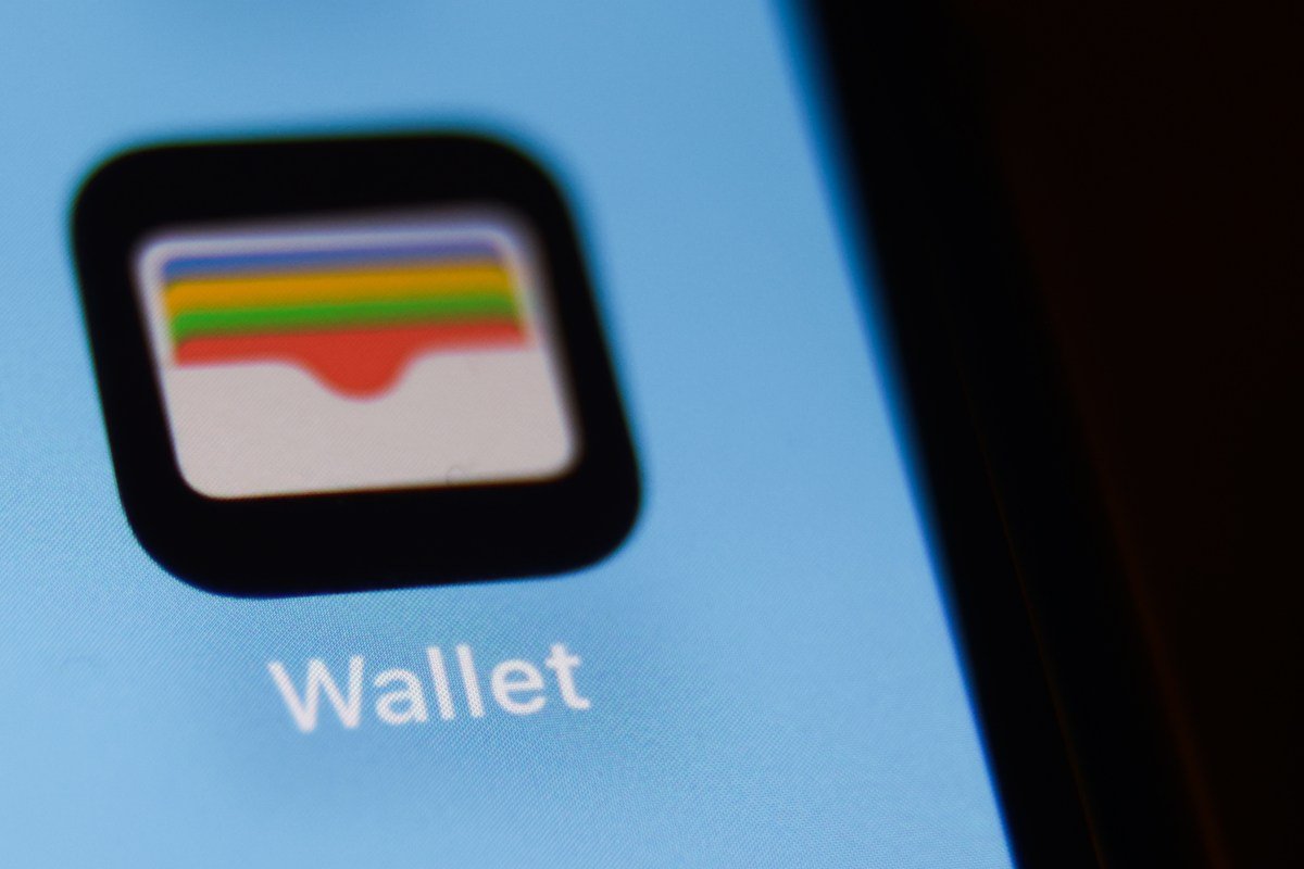 „IPhone“ klientai iš „Apple Wallet“ skelbimų, stumiančių F1 filmą