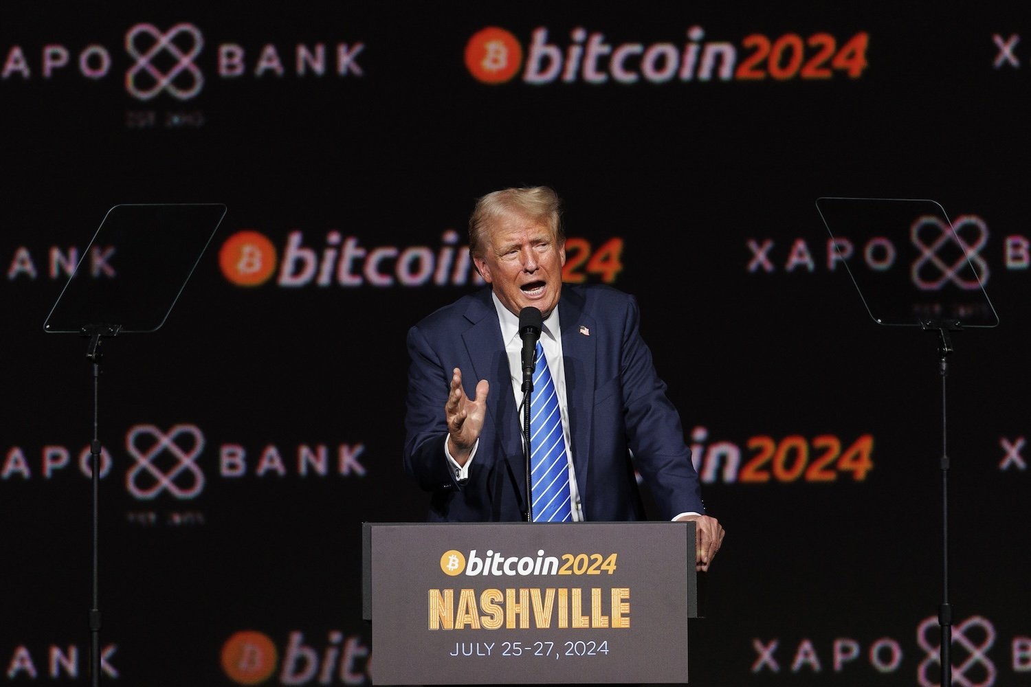 Trumpas teigė pagaminęs kriptovaliu – tik jo šeima uždirbo tokius grynuosius pinigus
