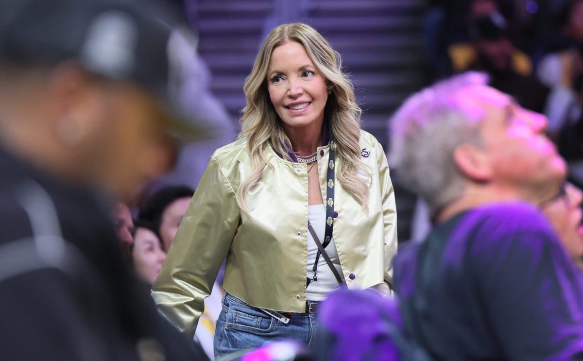 „Lakers Sale“ paskelbė, kad Jeanie Buss liko „artimiausiu metu“ priešakyje „artimiausioje ateityje“.
