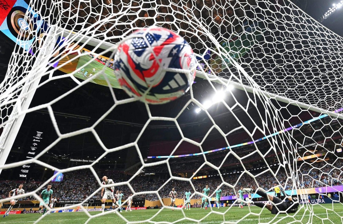 Visos FIFA klubo pasaulio taurės permutacijos, kai prasideda paskutinis grupės žaidimų turas