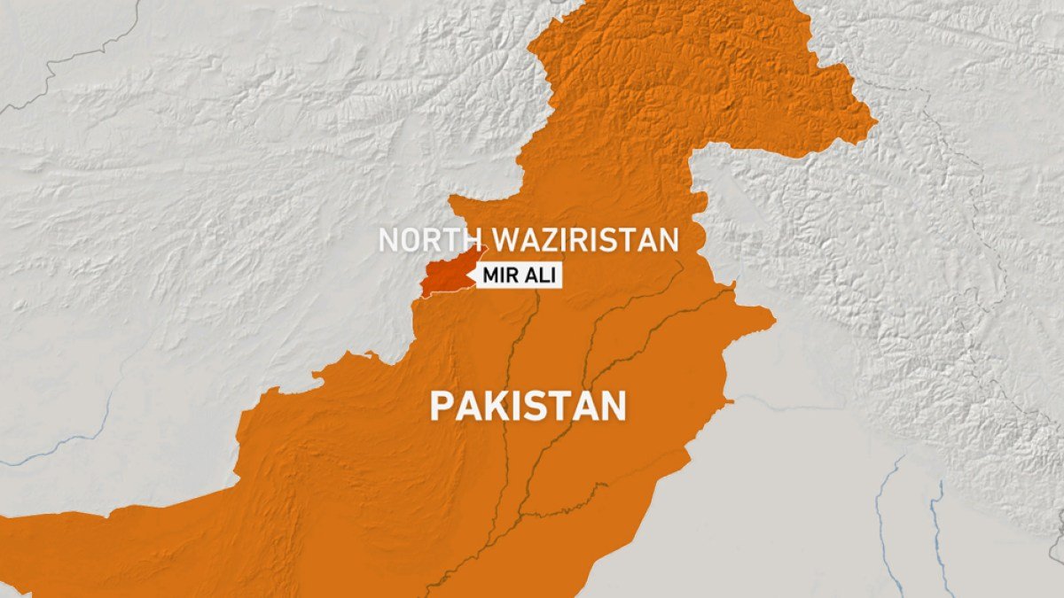 Mažiausiai penki kareiviai žuvo savižudžių bombardavime Šiaurės Vakarų Pakistane. Naujienos