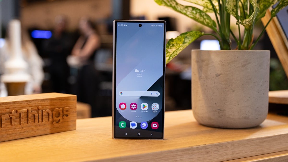 „Samsung Galaxy Z Flip 7“, „Foll 7“ ir „Tri-Fold“ nutekėjo