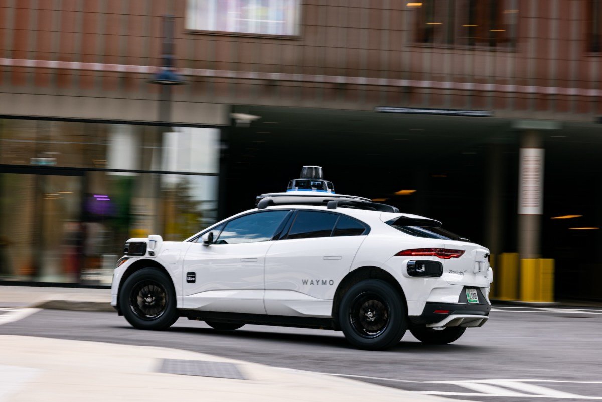„Uber“ ir „Wemor“ komercinės robotaxi paslaugos, atviros verslui Atlantoje
