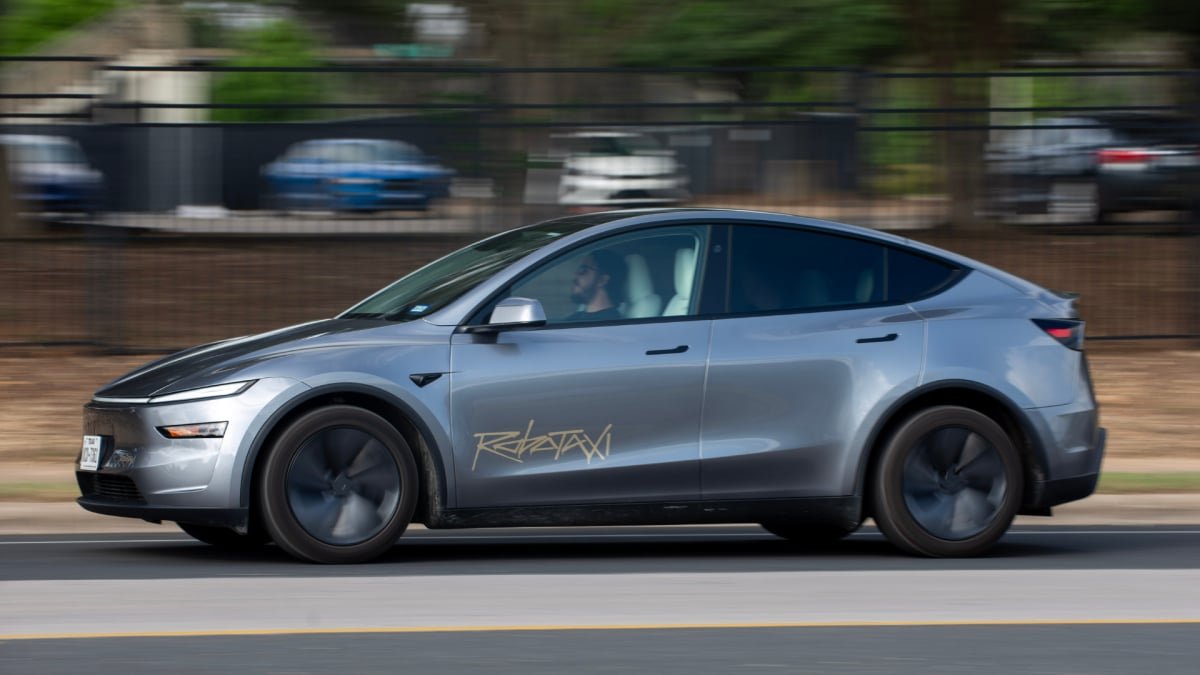 „Tesla“ robotaksis sukosi. Dabar yra įvykio sąrašas.
