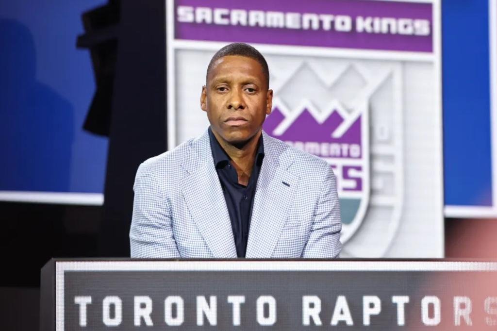 Ilgametis „Raptors“ vykdykite Masai Ujiri masyviu NBA kokteiliu