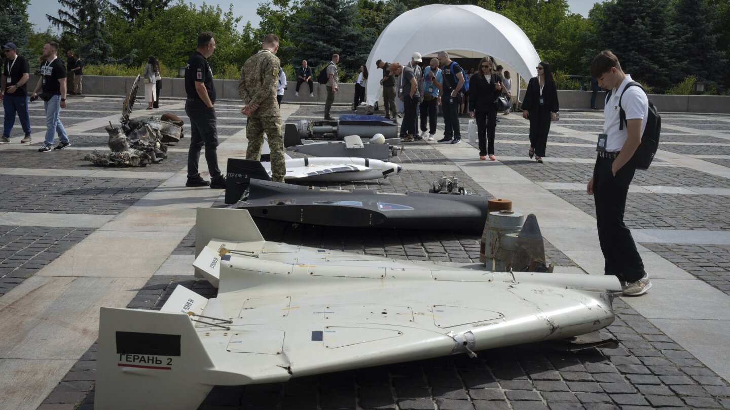 Rusijos dronai buvo sužeisti 2 1 ir Odessa 17, sunaikinus sraigtasparnius Ukrainoje Kryme