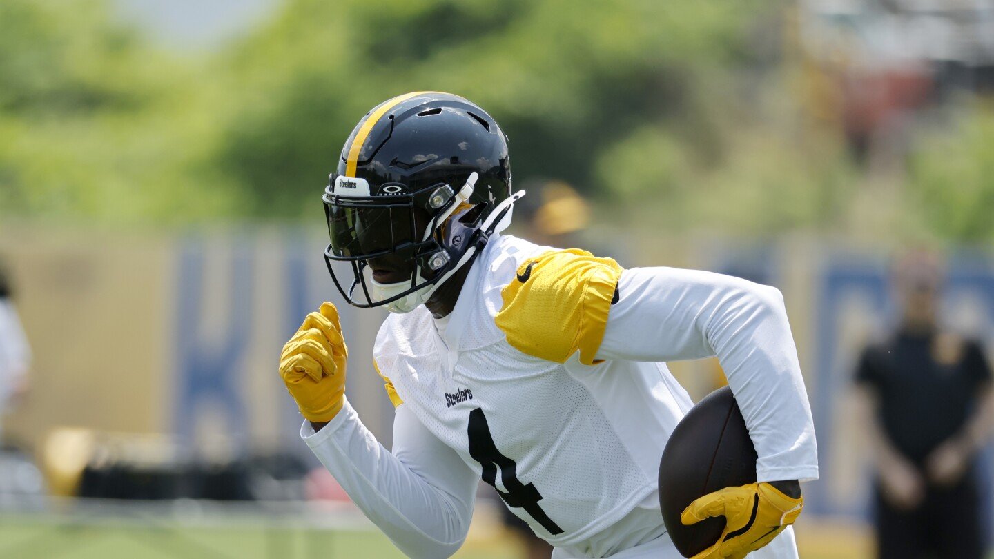 Aaronas Rogersas: „Dk Metcalf“ yra „didelė priežastis“, aš pasirašiau su „Steelers“