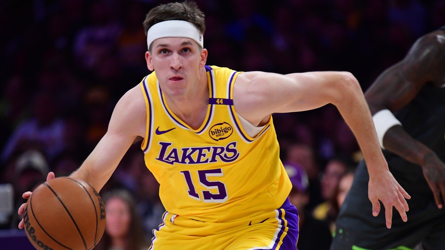 „Likers“ atnaujinimai: Austinas Reevesas sumažina pratęsimą (kaip tikėtasi), „Lakers“ prekiauja Nr. 45 pasirinkimu ketvirtadienį