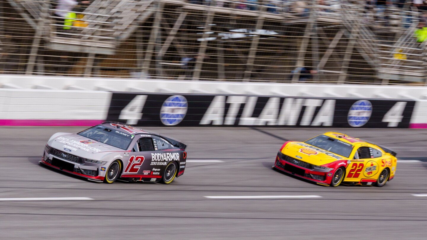 NASCAR tvarkaraštis penktadienį Atlantoje