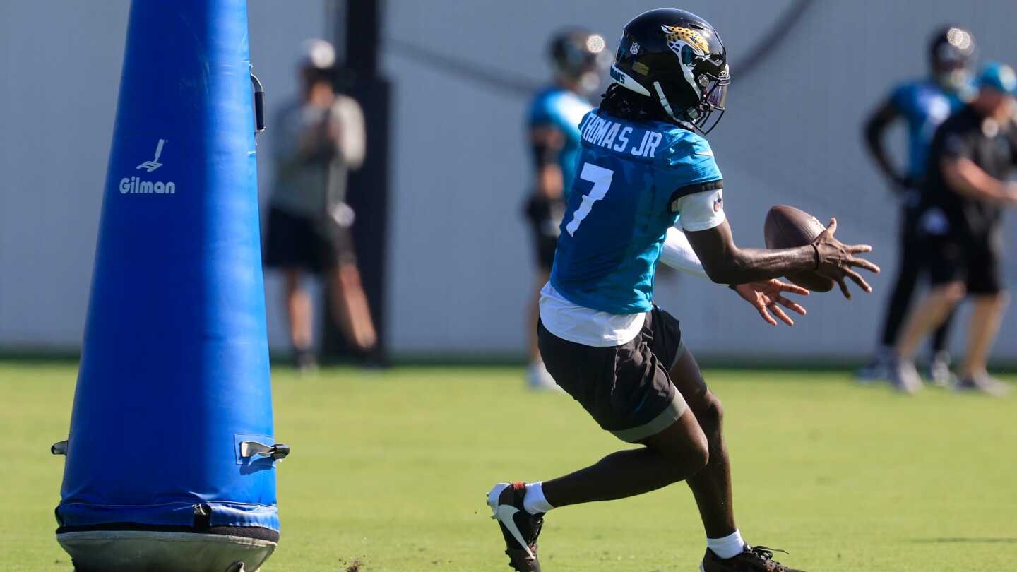 „Jaguars“ mato Brianą Thomasą -Jr. kuris toliau vystosi, tapdamas lyderiu 2 metais