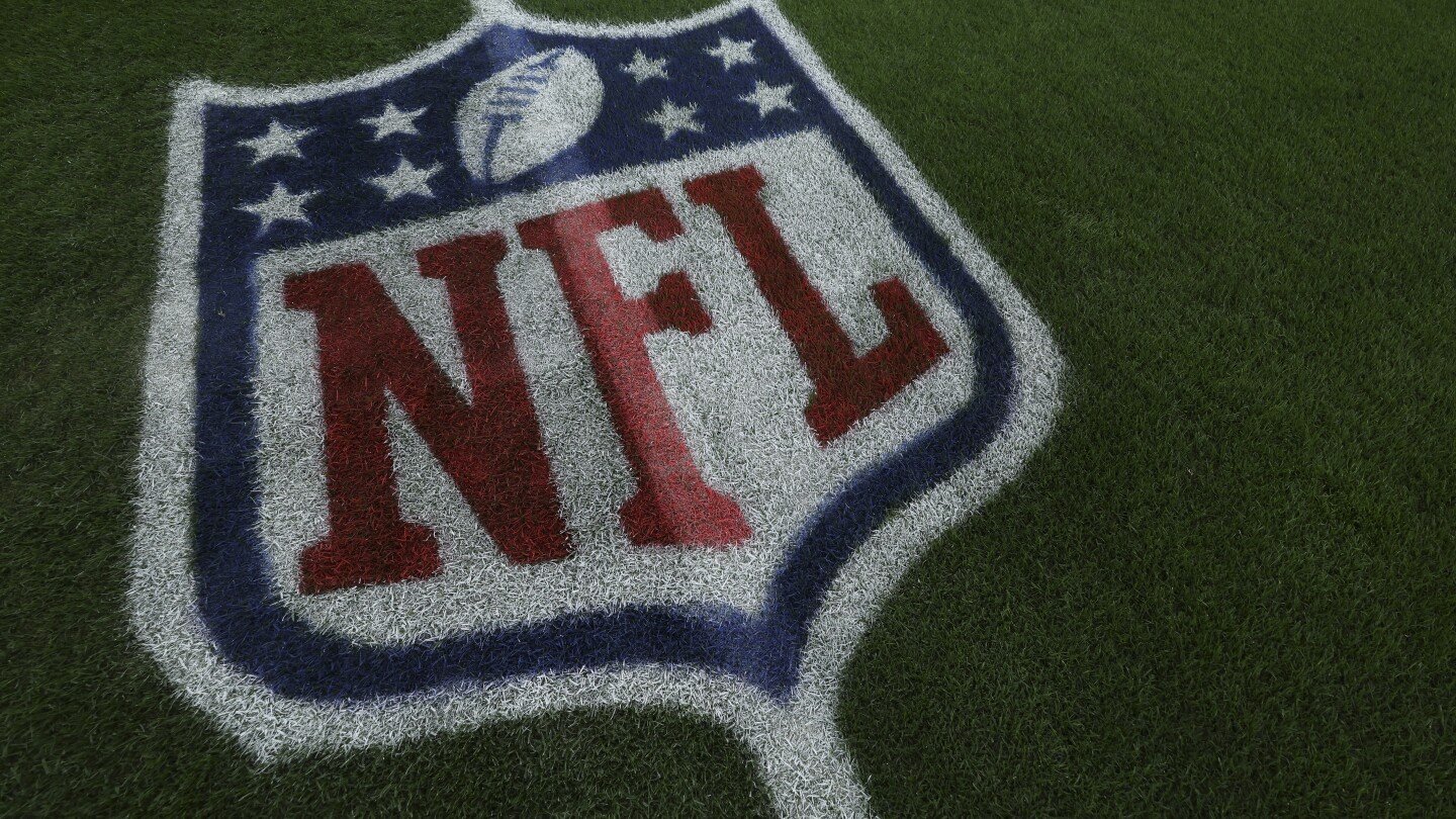 Arbitras nustatė, kad NFL paskatino komandas susitarti dėl garantuotų sutarčių