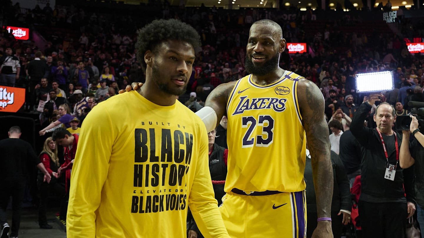 LeBronas Jamesas paleido dviejų žodžių pranešimą už „Blue Bufper“ po viruso panardinimo
