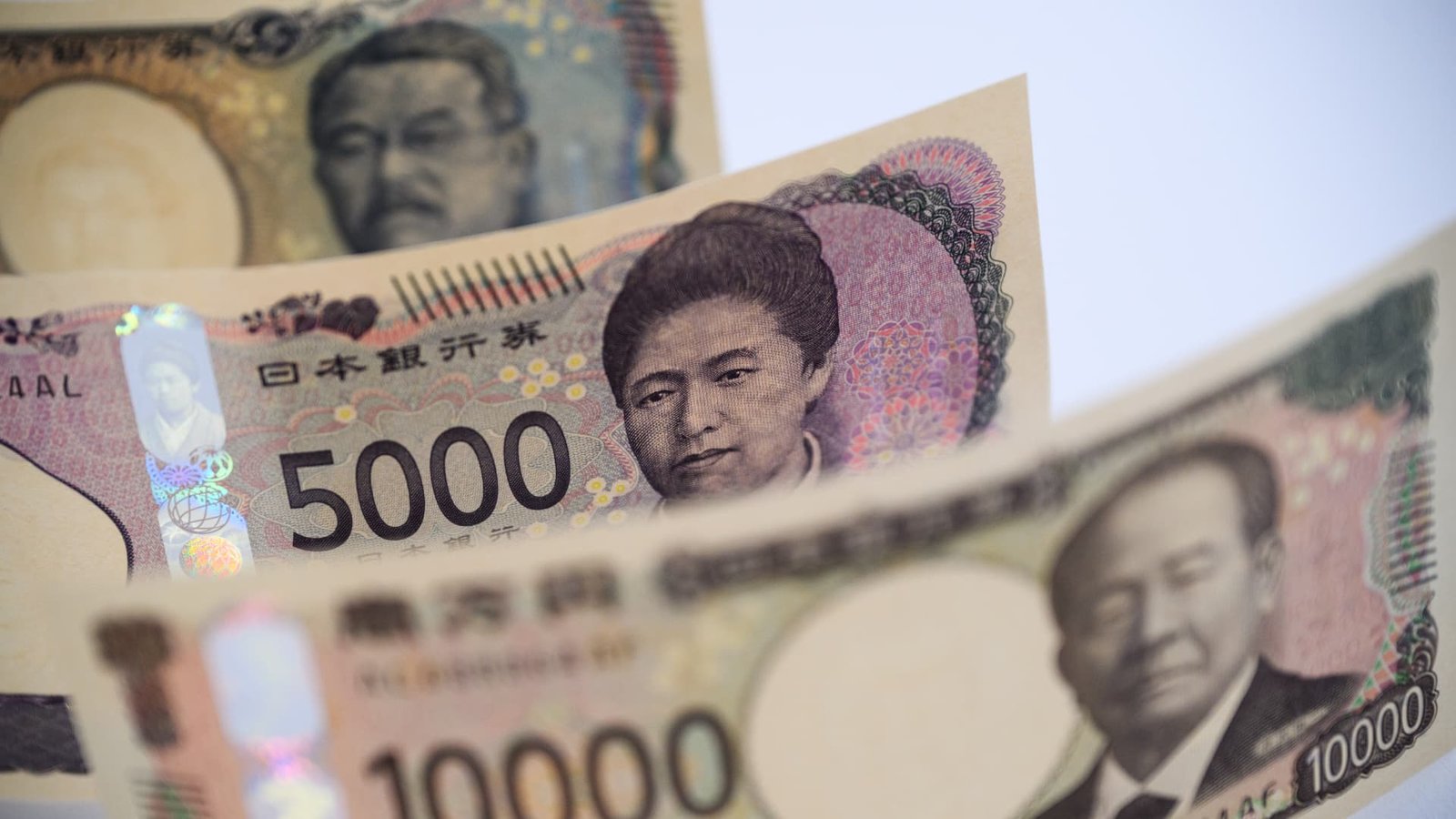 Muitinės, faktinio darbo užmokesčio sumažėjimas, lėtas augimas: Japonijos centrinis bankas nutraukė darbą – CNBC