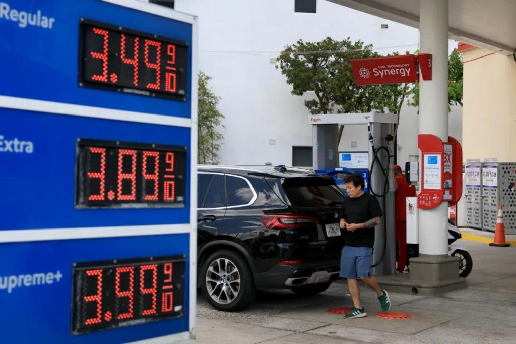 „Axon Mobil“ perspėja žemą naftą, dujų kainos gali uždirbti daugiau nei 1B USD pelną