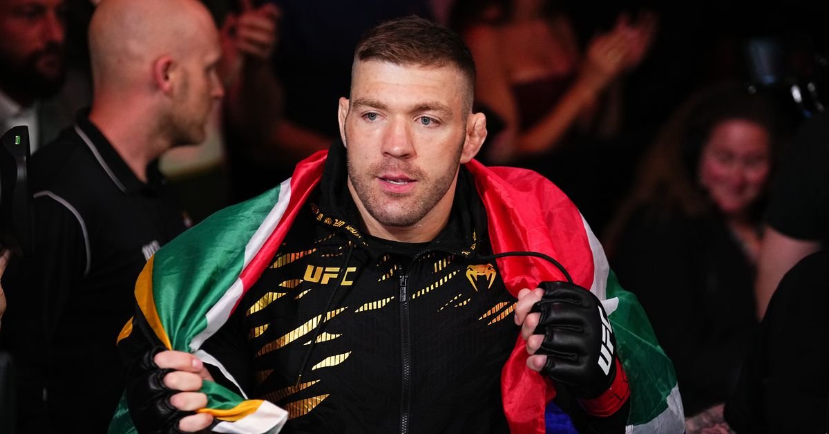 UFC 319 plakatas, pradėtas dalyvaujant Dricus du Plassis ir Hamzat Chimaev