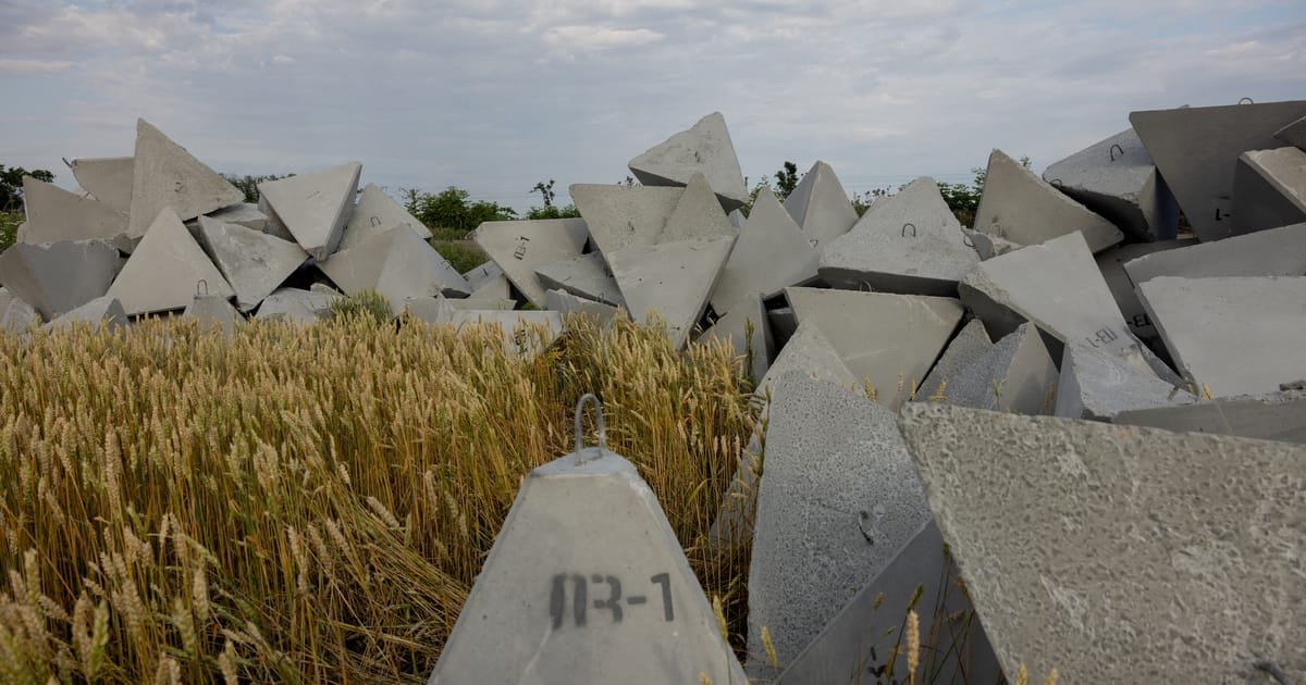 Kaip Ukraina atkuria priekinių linijų fortus, kad sustabdytų Rusijos pažangą – „Politico“