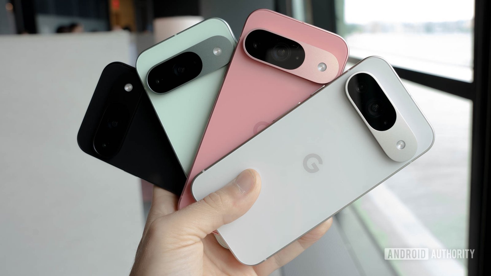 Spalvotas „Pixel 10“ serijos nutekėjimas prideda keletą saugojimo staigmenų