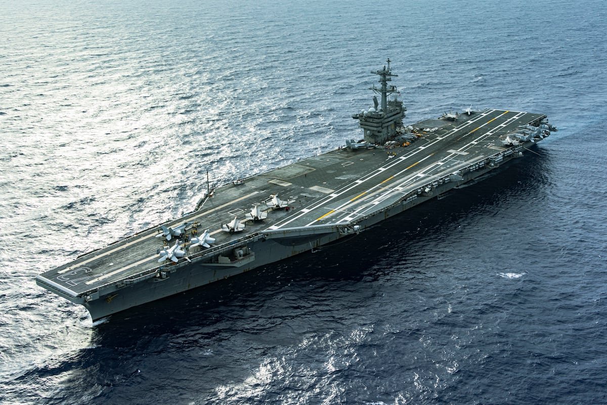 „USS George Washington“ ieško Timur Sea trūkstamų jūreivių