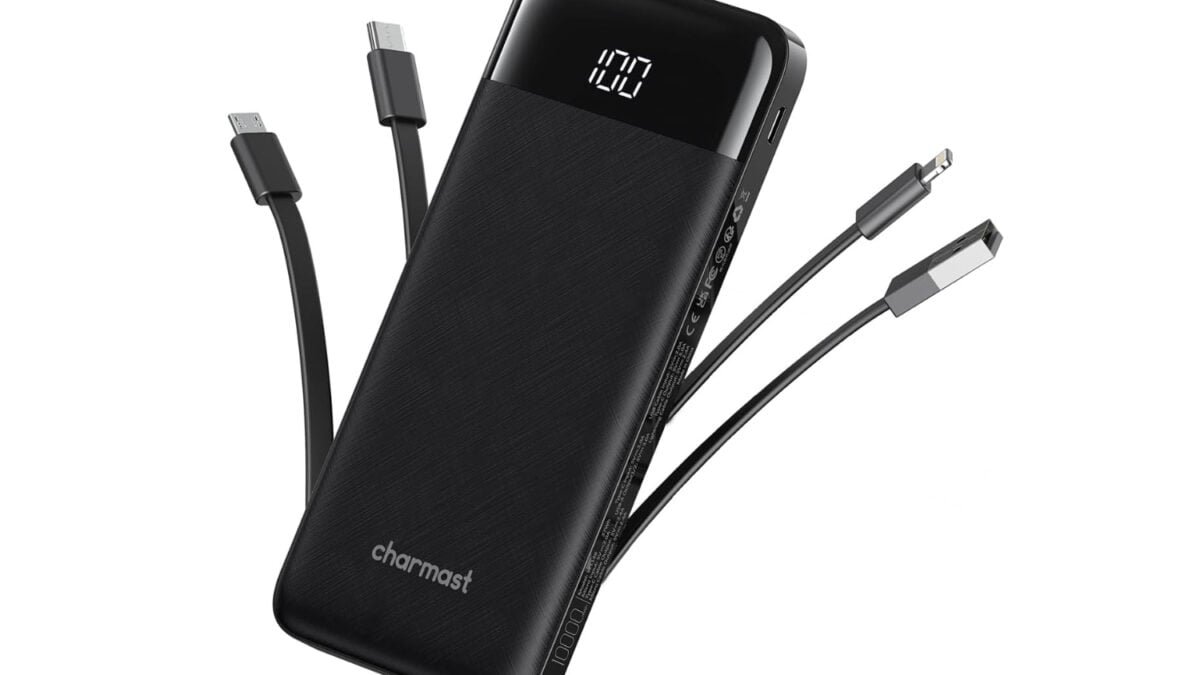 „Amazon“ sunaikina 10 000 mAh įkroviklį su 4 pastatytais kabeliais, ir dabar „Prime“ nariams jis yra beveik nemokamas