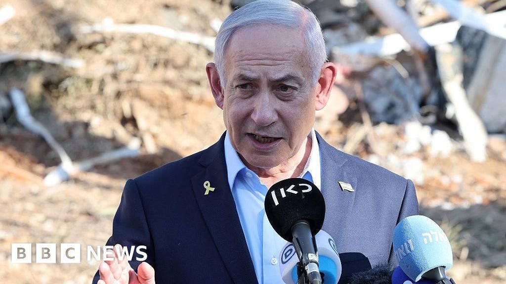 Izraelis ir „Hamas“ pradeda diskutuoti paliaubos Katare, kai Netanyahu išvyko į Vašingtoną