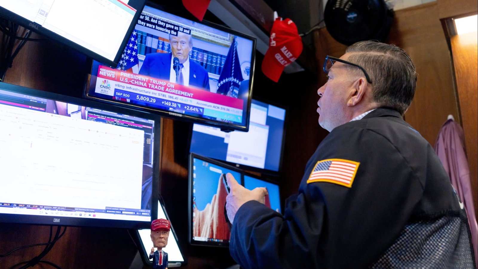 Nepaisant Donaldo Trumpo tarifų – „Financial Times“, Wall Street tapo didesnė JAV akcijose