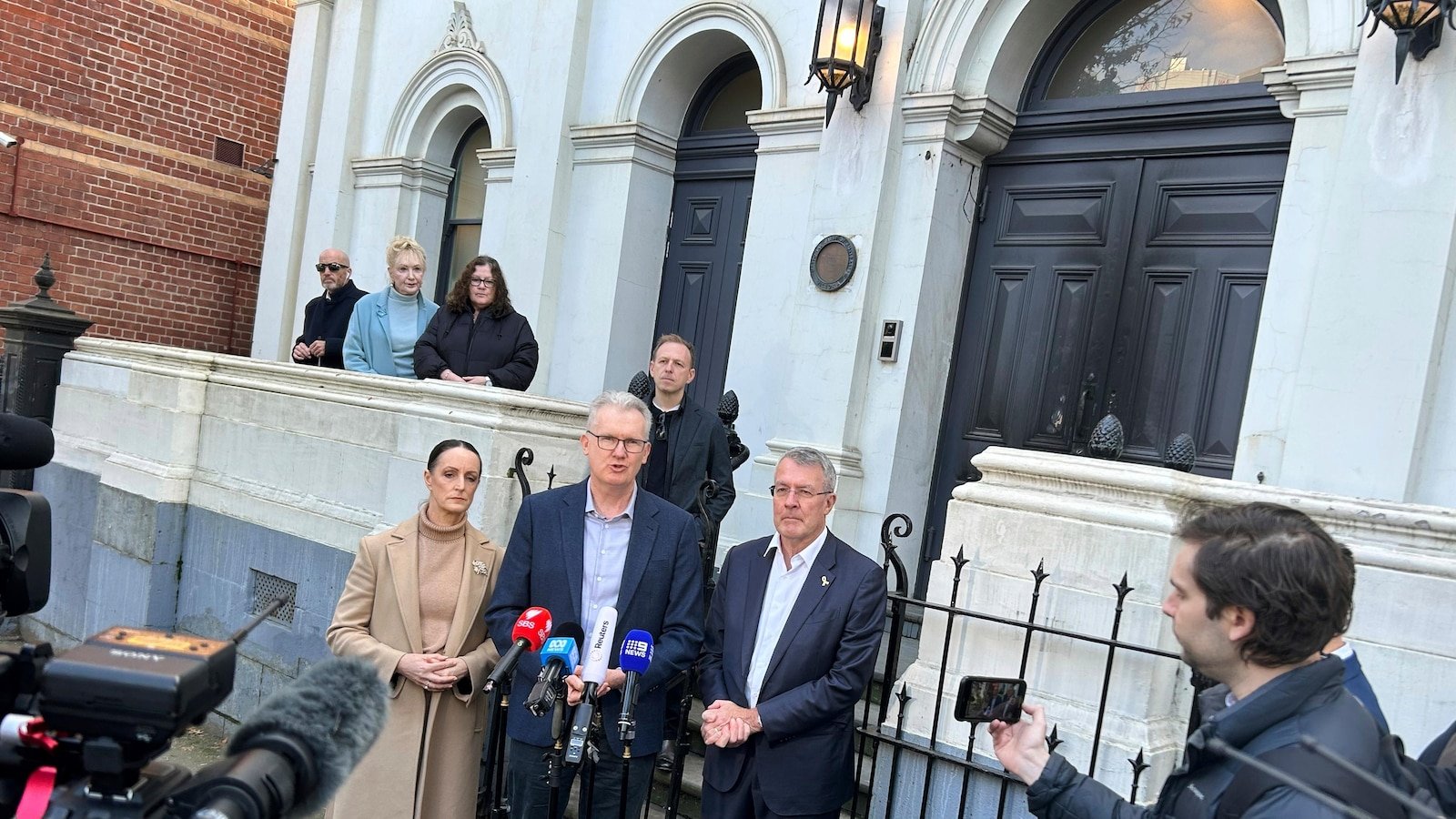 Australijos skundo sinagogetė kaltinama gaisro ugnimi